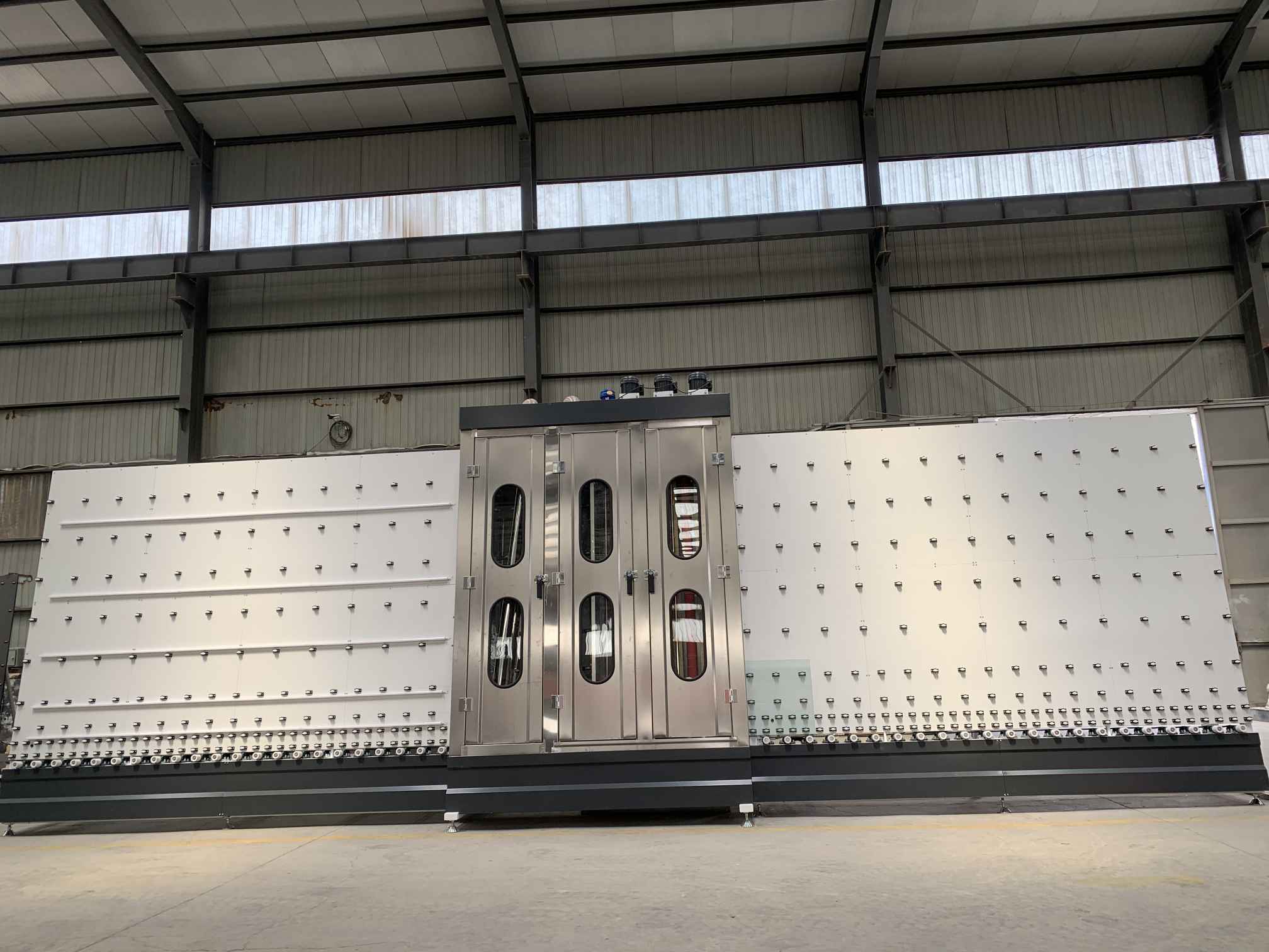 ماكينة غسيل الزجاج العمودية