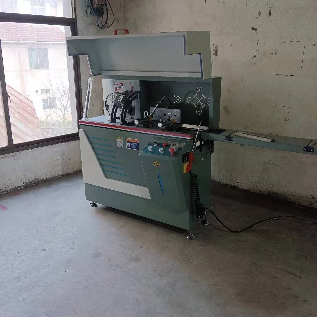 Машина для резки угловых алюминиевых окон