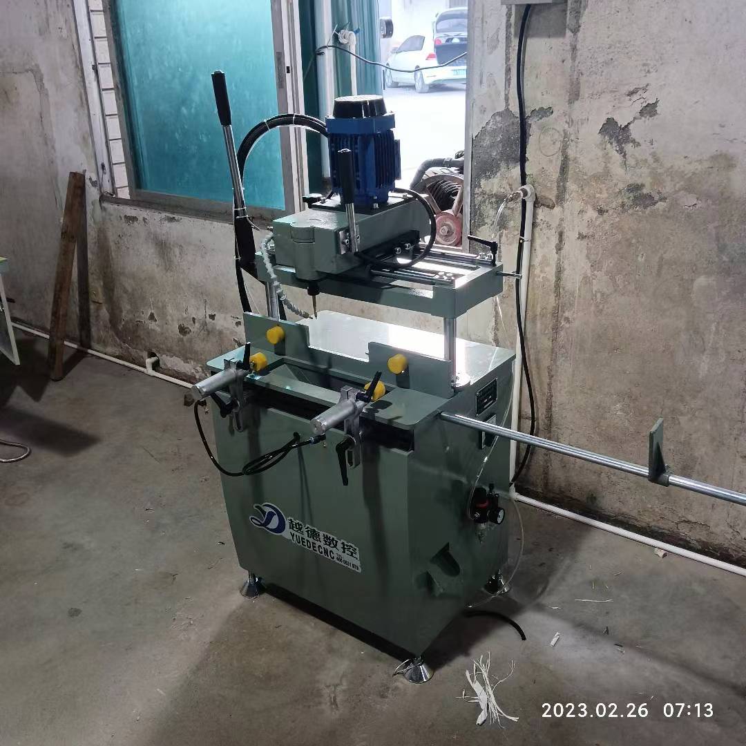 Höghastighets enaxlig kopieringsfräsmaskin