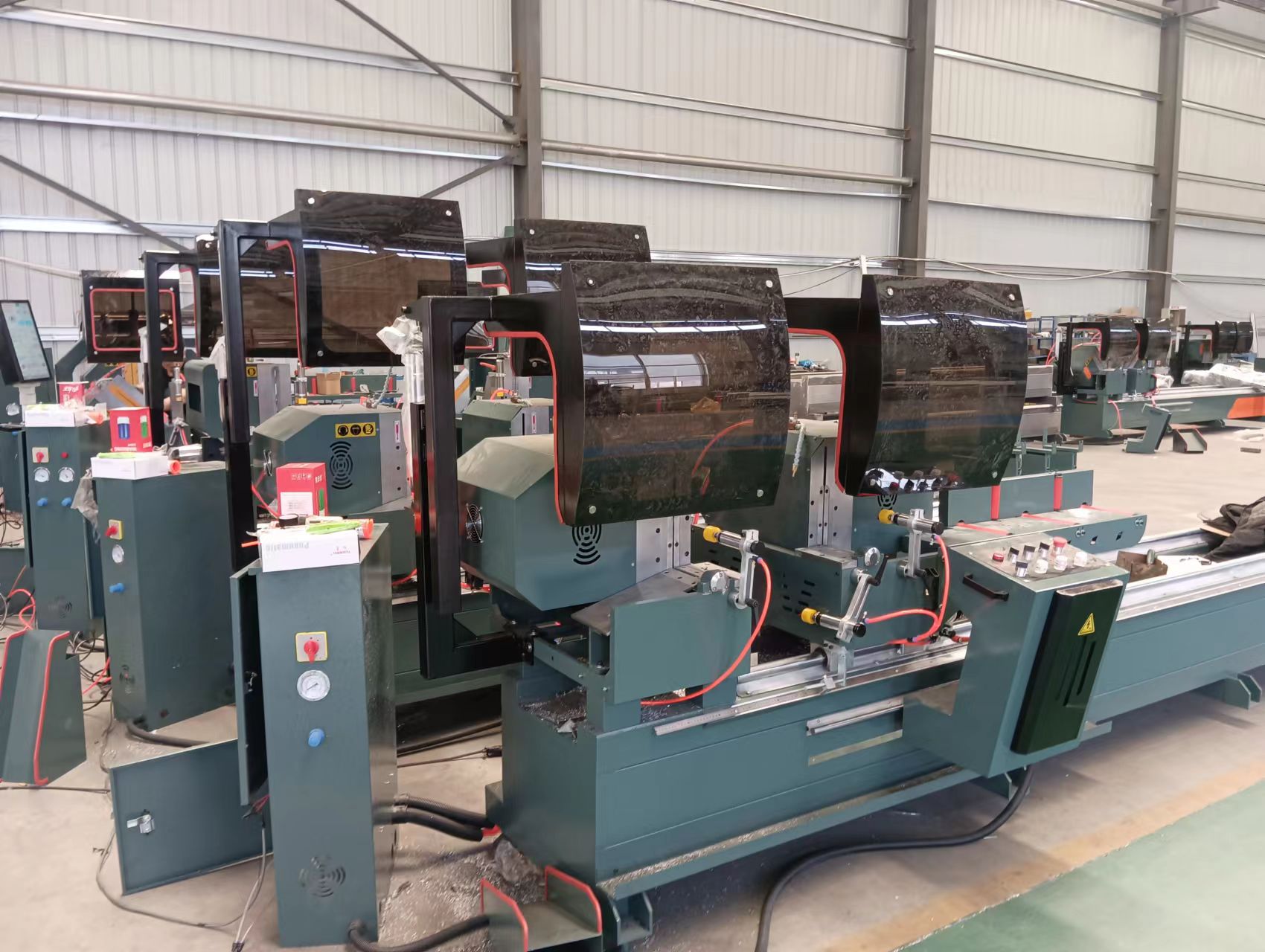 Gergaji Pemotong Ketepatan Dua Kepala untuk Aluminium